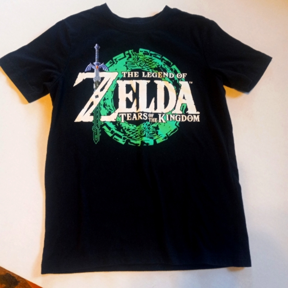 New ZELDA tee  Kids Small 6-7
